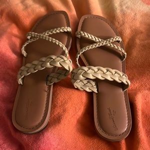 Universal thread braided sandals